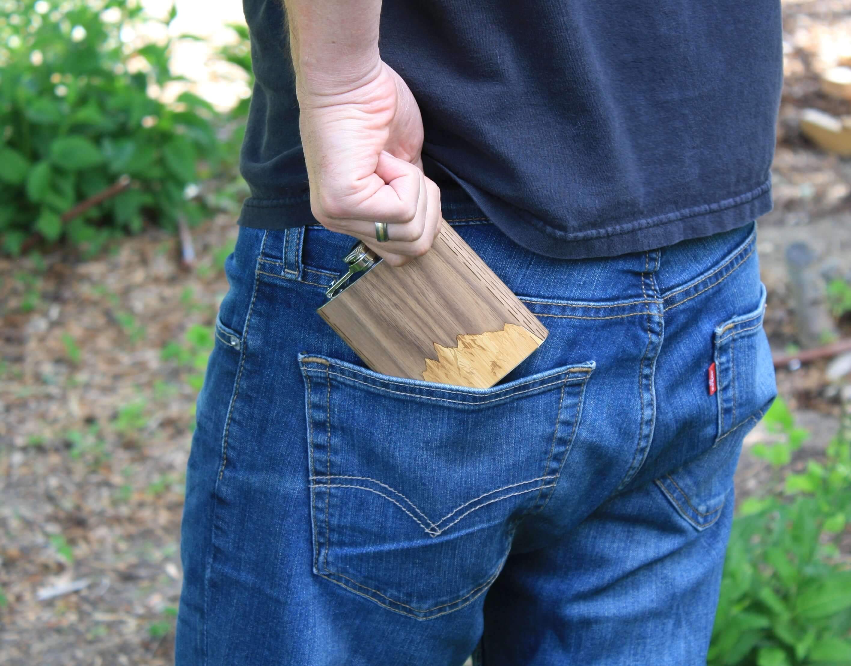 High Quality 6 oz. Wooden Hip Flask - Hand Crafted from Local Wood, Bar - WUDN